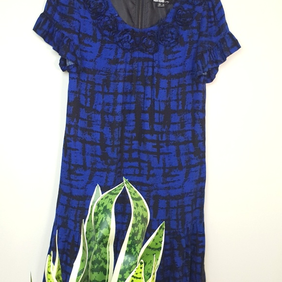 Blue Geometric Top With Roses & Ruffles - Picture 5 of 7